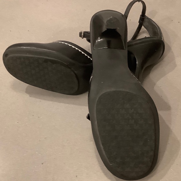 Tommy Hilfiger black leather round toe ankle strap high heel size 8.5M - Picture 9 of 10